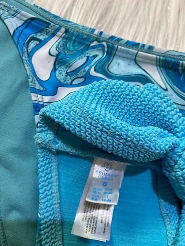 🔥 PRESLATKOOO kupaći TOP 

Velicina S primark 
Cena 1.800 din🟨🟨 — 3