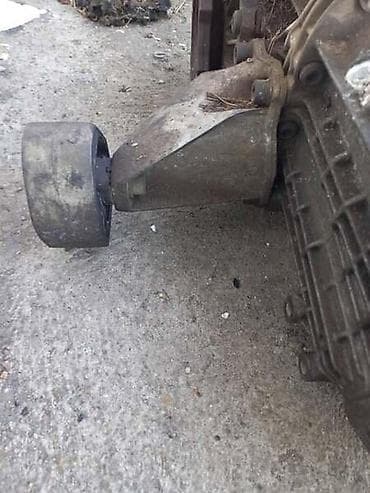NOSAČI MENJAČA ZA VOLKSWAGEN GOLF 5, PASSAT B5, PASSAT B6 . OD 1997