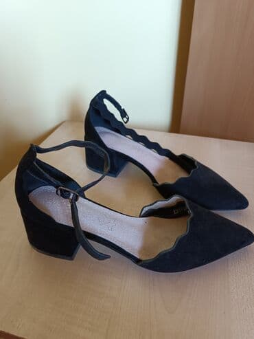 haljine c a: Sandals, 37 — 3
