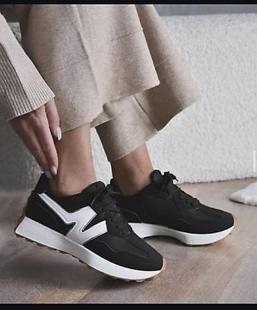 patike 38: Crne ženske patike sa platformom i belim detaljima - Dizajn: niske — 1