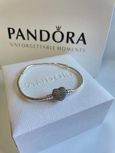 Privesci za ključeve: Pandora narukvica sa privescima – originalni set - Brend: PANDORA - — 4