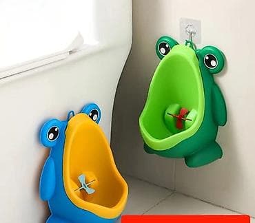 ikea kreveti na sprat za decu: Dečiji zidni pisoar – žabica, set 2 komada (zeleni + plavo/žuti) - — 1