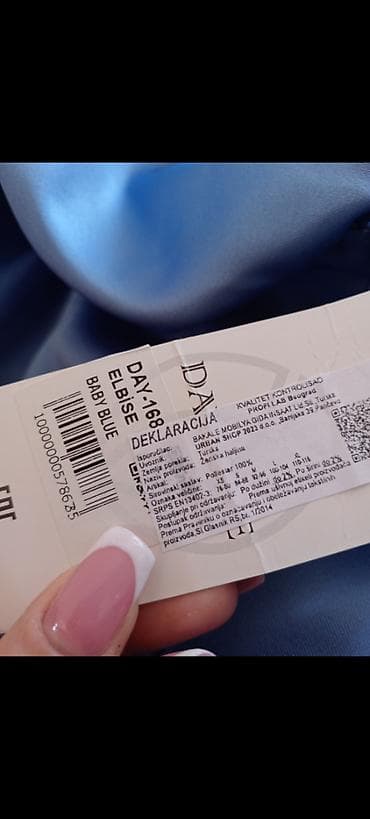 kaputi sa kapuljacom: Nova sa etiketom
L velicina
Duzina do kolena — 3