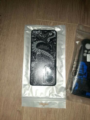 bershka maske za telefon: Maska za Xiaomi bоја - Crna, Sa ojačanim ivicama — 4