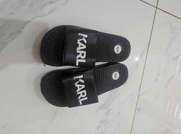letnji kompleti za punije osobe: Beach slippers, Calvin Klein — 15