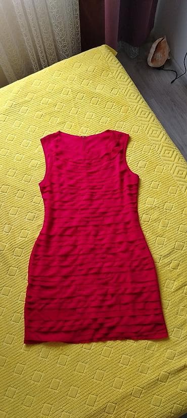 haljine xl: Prelepa crvena haljina brenda H&M, sa detaljima napred, pozadi ih — 4