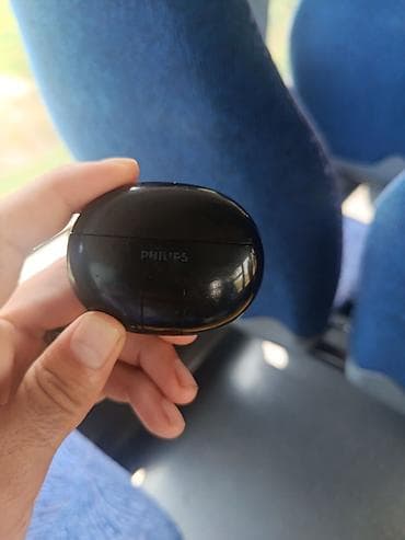 aparat za cedjenje narandzi: Philips bežične TWS slušalice sa punjačkim kućištem - Model: Philips — 3