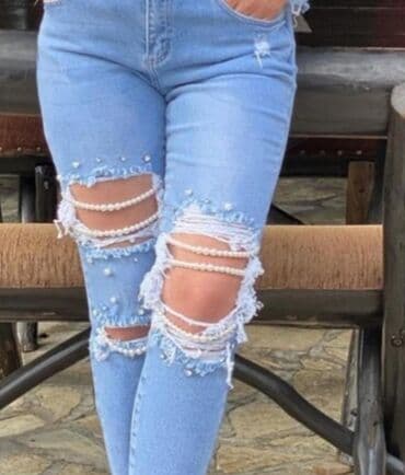 Savršene farmerice Super pocepan model sa biserima Novo Vel S M Extra