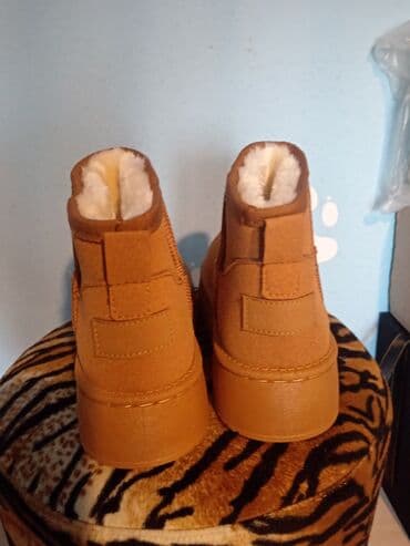 camper obuca beograd: Ugg čizme, bоја - Braon, 37 — 2