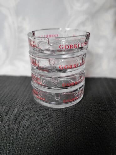 Ostalo posuđe: Pepeljare 1 nove gorki list. Nove pepeljare pakovanje po dve. Cena za — 10