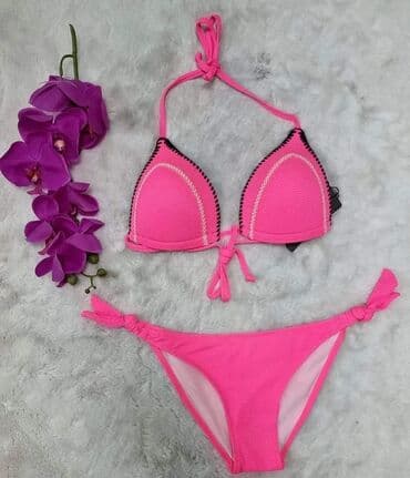 Dvodelni kupaći kostim
Cena 1899 din na lalafo.rs Dvodelni kupaći kostim
Cena 1899 din