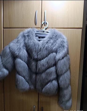 Siva bundica od veštačkog krzna, kratkog kroja. - Teksturisan, bujan na lalafo.rs Siva bundica od veštačkog krzna, kratkog kroja. - Teksturisan, bujan