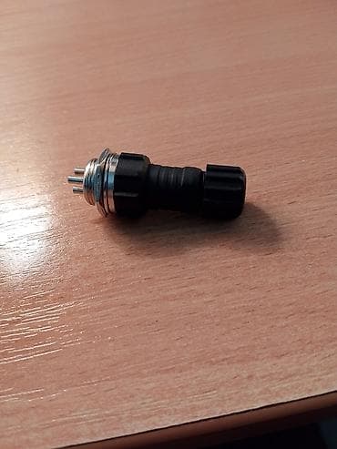 GX16-3 3Pin avionski plastični konektor M16 Ovaj konektor je namenjen