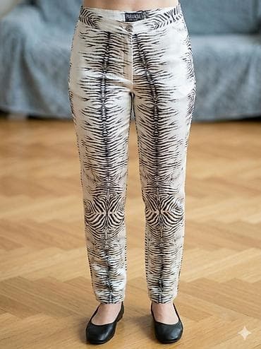 Ženske pantalone „PARANOIA“ sa animal printom - Kroj: uske, ravne