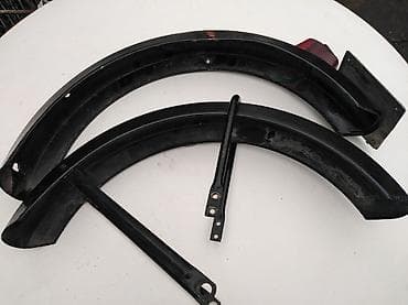 wintera gume m s: Predni zadnji blatobran kao na slici  ispravni 
1000 dinara  — 1