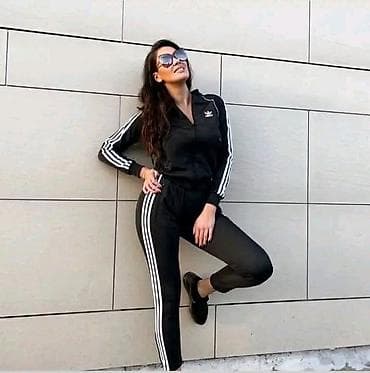 bluze xxl: Ženska komplet trenerka S M L XL 2XL Cena 3400 din
💋 — 3