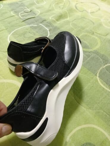 starke sa platformom: Sandals, 37 — 2