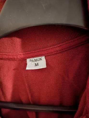 kosuja o: Pamučna majica, veličina M,ali je manji broj, više je za S — 1