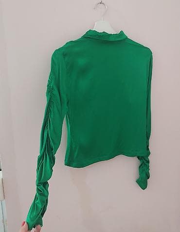 Shirts, blouses and tunics: Zelena košulja sa dugmićima – Zara - Model: ženska košulja sa — 2