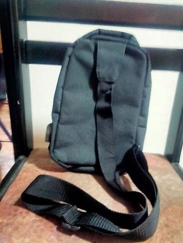 bez bermude: Skaisite Torbica Torbica u odlicnom stanju.Koristio sam je svega — 3