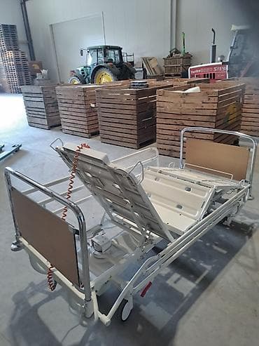 Medical furniture: Bolnički krevet – električni, višesekcijski - Konstrukcija od — 3