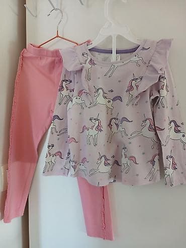 comma pantalone: Dečiji kompleti odeće – 2 seta Set 1: - Majica kratkih rukava sa — 5