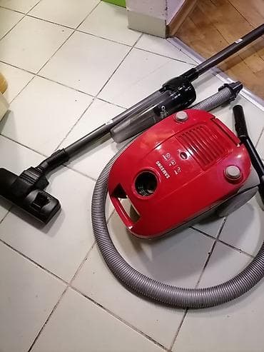 Usisivač SAMSUNG 1600w na papirnu kesu kompletan dobar
 Mirjevo