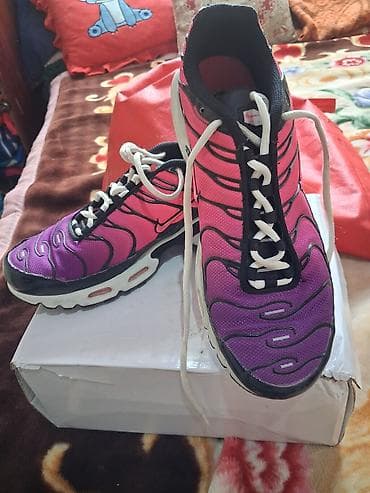 adidas bele patike zenske: Sportske patike Nike Air Max Plus (TN) - Model: Air Max Plus sa — 1