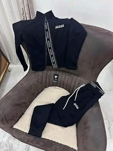 guess duboke patike: GUESS ženski komplet trenerke – jakna + donji deo - Model — 2