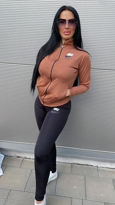 Ženska odeća: Komplet trenerke mokra likra 
S M L Xl
Cena 3500 din 
💋 — 2