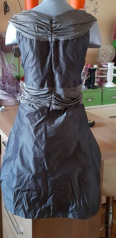 Women's Sweatshirts: Elegantna sivo-maslinasta haljina bez rukava - Model: midi, dužine do — 3