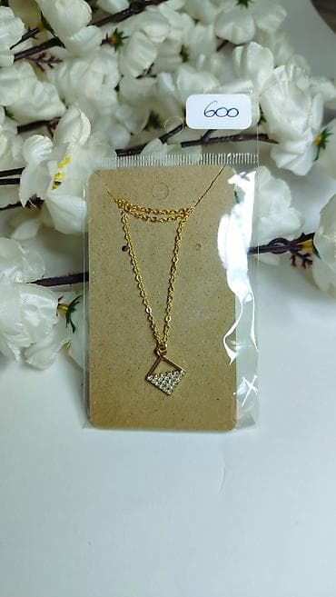 pinko torba cena: Zlatna ogrlica sa privjeskom – geometrijski romb - Lanac u zlatnoj — 2