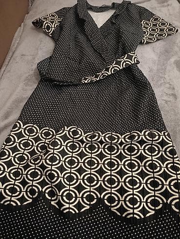 Ženska odeća: Haljina pfsarin (etiketa na slici) – teget-bela, midi dužina, kratki — 4