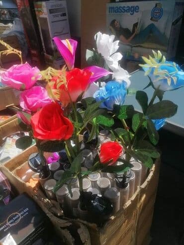 držač za ruže stablašice: Solarne lale Solarno drvce Silarni ljiljan Solarne ruze Cena za 2kom — 1