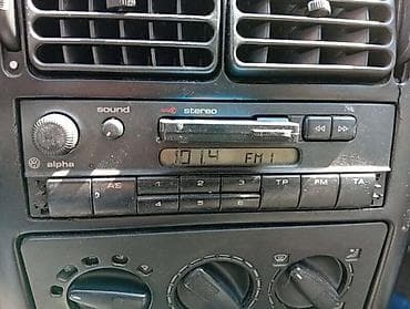 AUTO RADIO KASETOFON ZA VOLKSWAGEN GOLF, GOLF 1, GOLF 2 . | auto na lalafo.rs AUTO RADIO KASETOFON ZA VOLKSWAGEN GOLF, GOLF 1, GOLF 2 . | auto