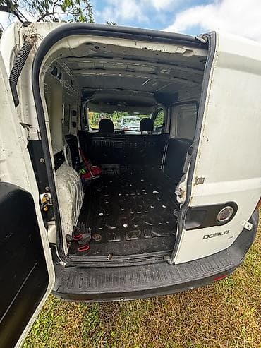 tesla feature 3.1 baterija: Fiat Doblo Benzin+metan. Karoserija i prostor za teret: - Zatvoreni — 3