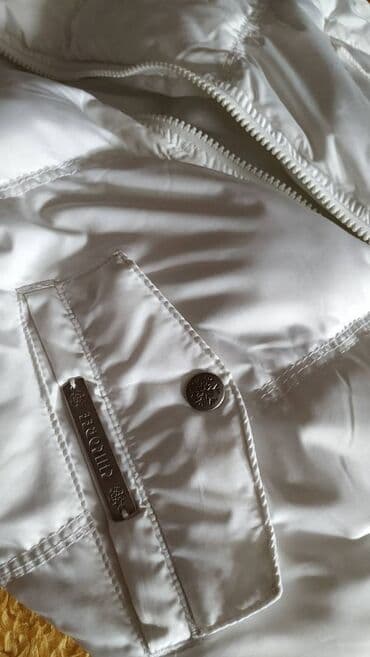 Women's Clothing: Bela ženska zimska jakna S veličine, u odličnom stanju, nošena je par — 5