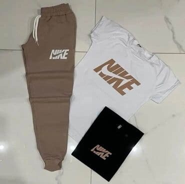 komplet prsluk i pantalone: Donji deo i 2 majice 4000 Donji deo i majica 3400 Donji deo 2500 Pamuk — 3