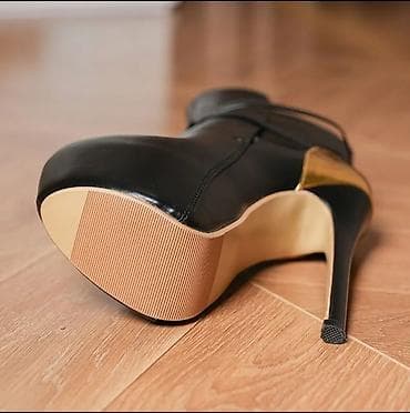 suknja sa slicem napred: Ženske gležnjače sa platformom i visokom štiklom. Odgovara broju 41 — 4