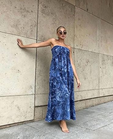 odeca mona: Letnja maxi haljina bez bretela sa cvetnim printom
2150 din — 3