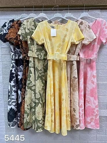 Ženska midi haljina sa cvetnim printom i pojasom - Elegantna midi — 9