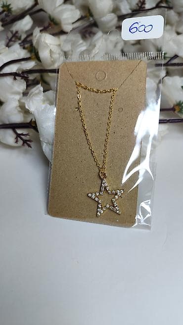 srebrni filigranski nakit: Zlatni lančić sa priveskom u obliku zvezde, posutim sitnim sjajnim — 2