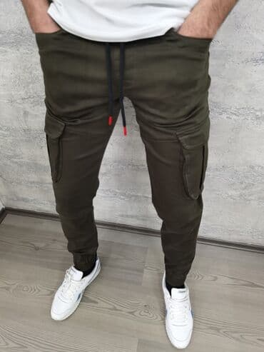 legend muške pantalone: Cena 3500 dinara 

Brojevi 31 32 33 34 36 38 40 — 2