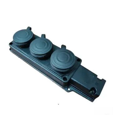 pretvarac 24 na 220: Specifikacija: Snaga : 16A Napon : 220V Priključci : 3 Zaštita : IP44 — 1