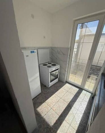 Garages: 100 sq. m — 2