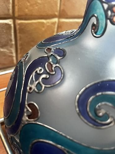 cvece za groblje u staklu: Dekorativna staklena vaza – ručno oslikana, mat/frotirano staklo - — 2