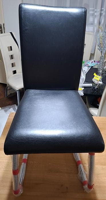 Ugaone garniture: Prodajem 5 trpezarijskih stolica od prave koze, ocuvane u odlicnom — 1