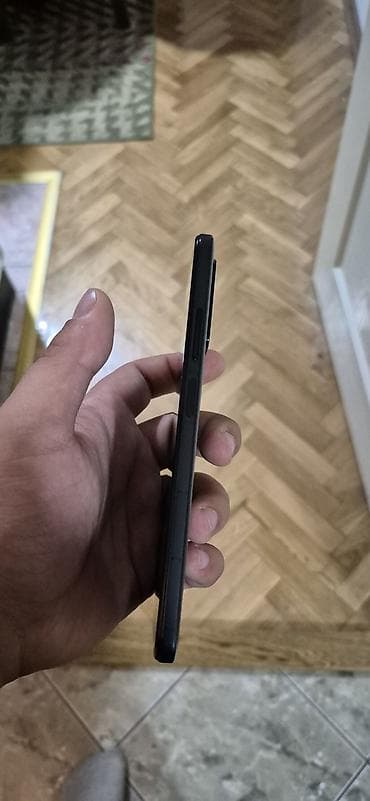 kamera za snimanje voznje: POCO M4 pro 4g– AI Triple Camera 64 MP Karakteristike: - Zadnja — 3