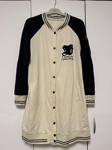 Dresses: Dugačka varsity jakna/duks-haljina sa dugmadima na kopčanje sprijeda — 2