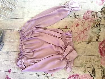 Bluza Nova, spusta se na ramena, kvalitetna,jako prijatan